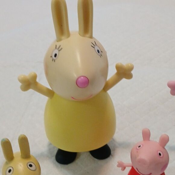 LOT OF 7 PEPPA PIG FAMILY & FRIENDS TOY FIGURES CHARACTERS COLLECTION - Picture 6 of 16